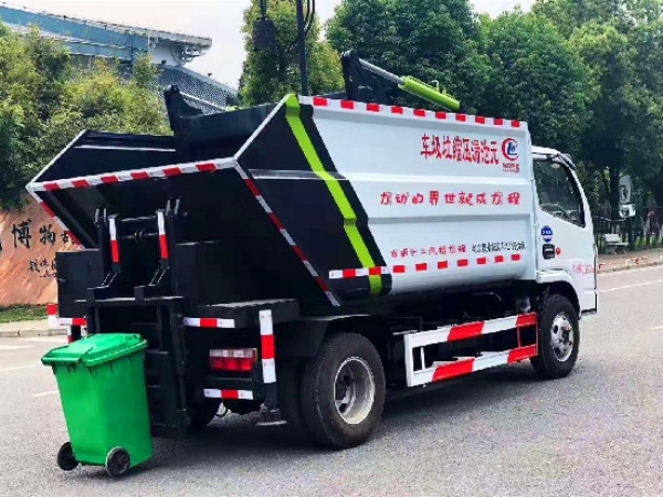 東風小多利卡國六藍牌無泄漏後裝壓縮垃圾車