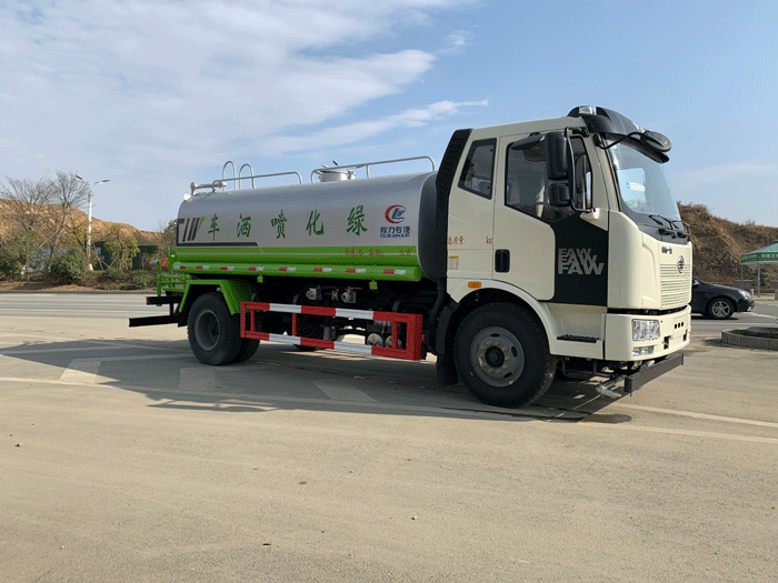 國六解放13方綠化噴灑車