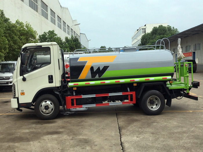 國六福田領航5方灑水車
