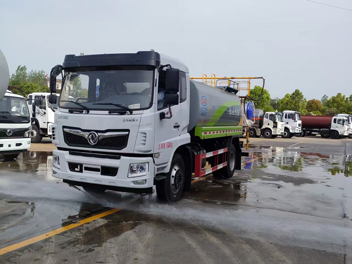 東風雲內12.5方灑水車